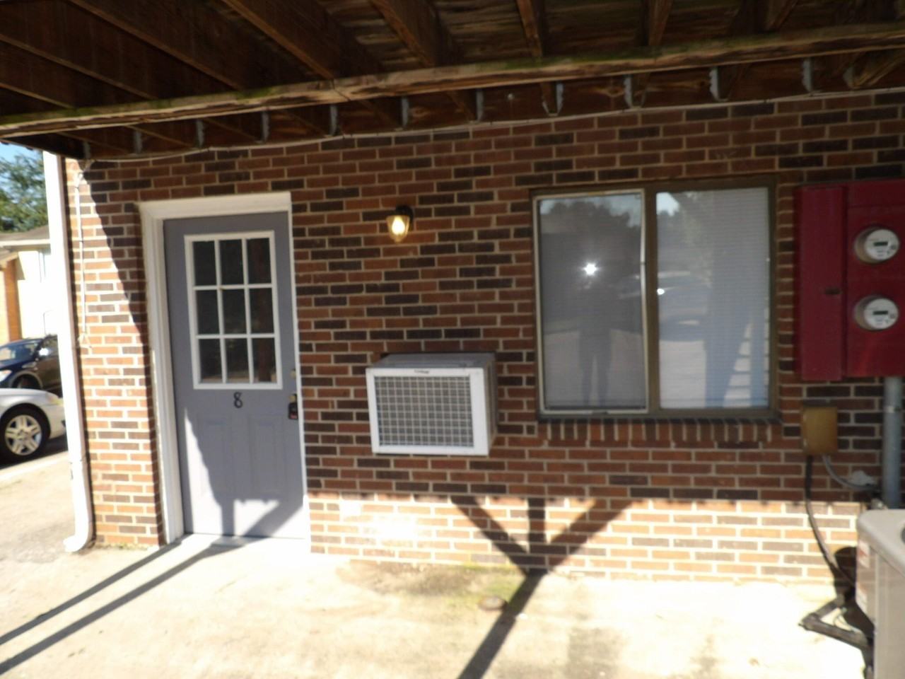 65 Ashwood Ct #8 - Photo 5 of 30
