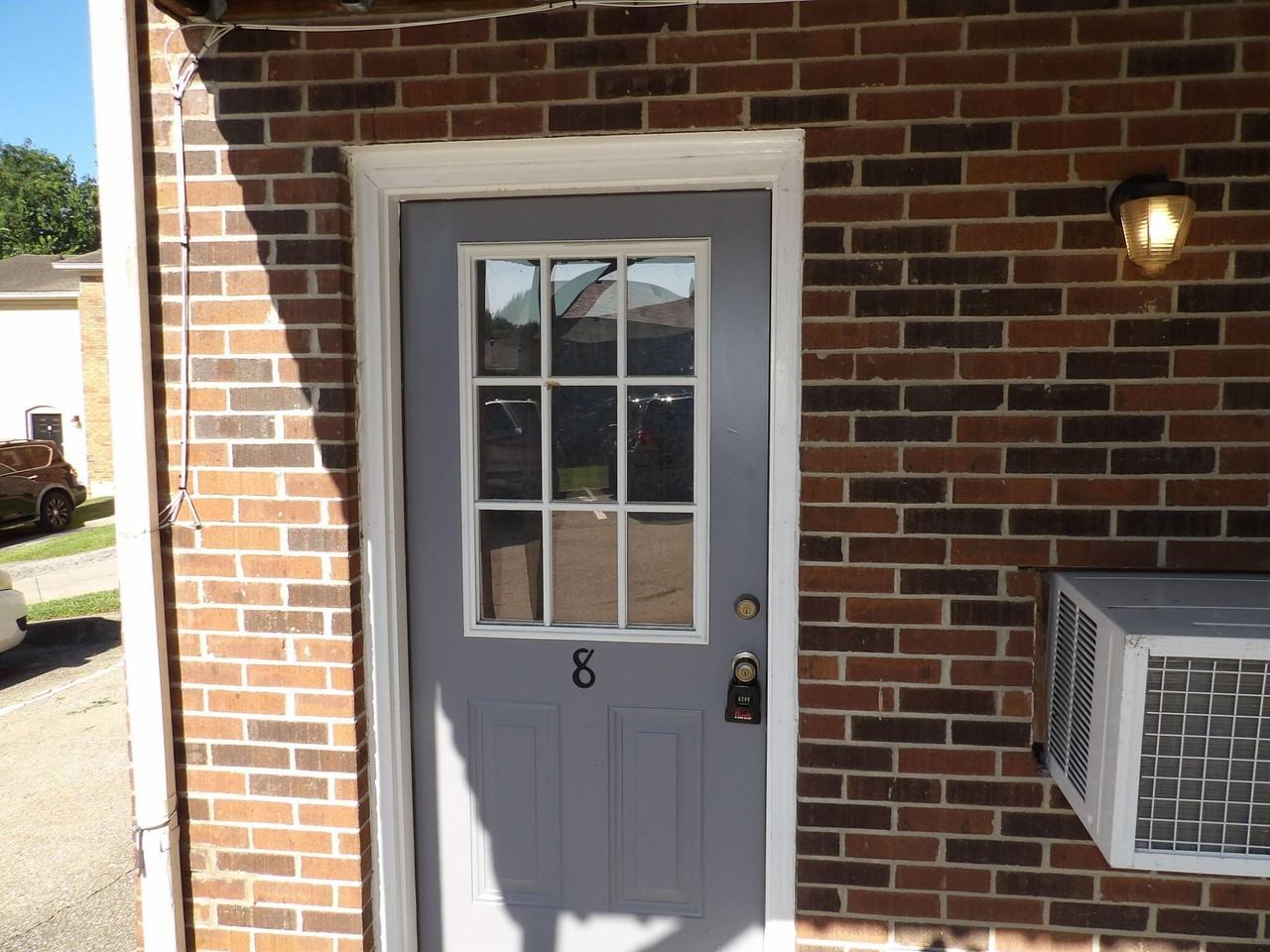65 Ashwood Ct #8 - Photo 6 of 30