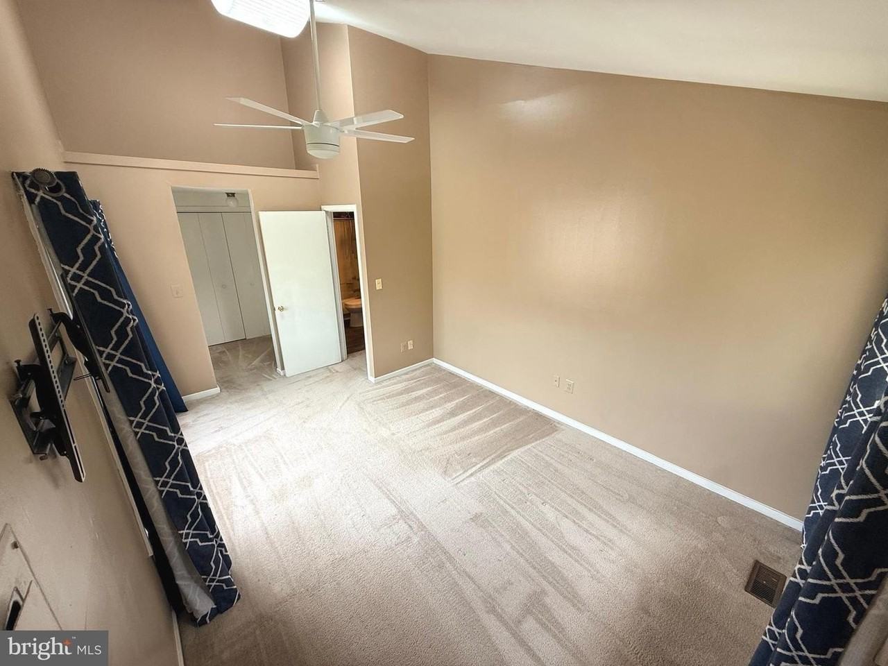 9802 Hellingly Pl - Photo 6 of 16