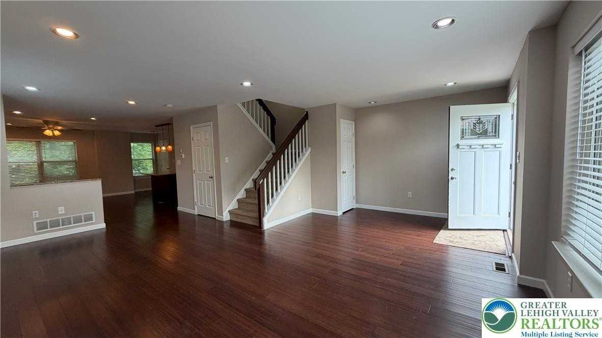 148 Cornerstone Pl - Photo 5 of 36