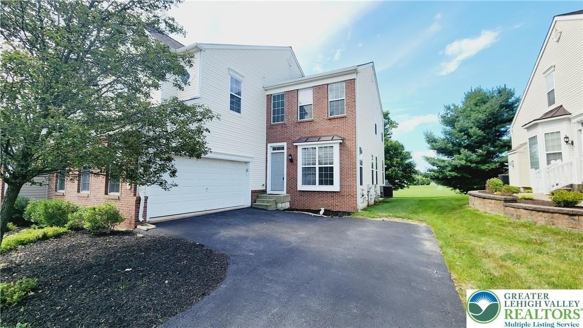 1816 Emerald Dr - Photo 2 of 47