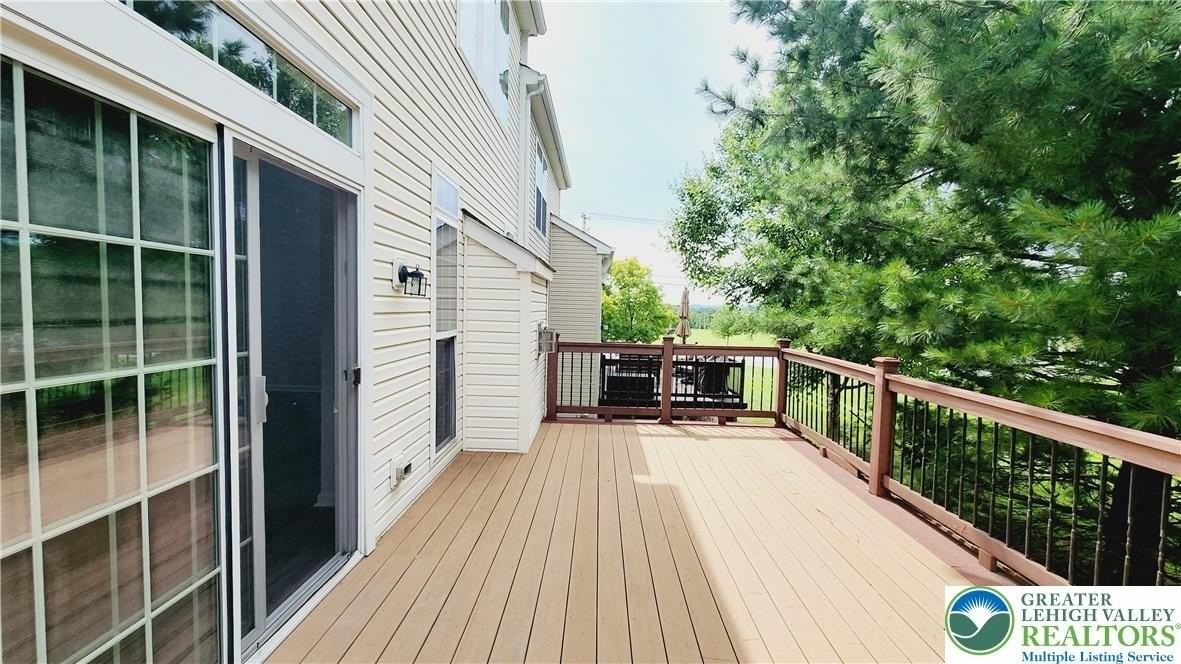 1816 Emerald Dr - Photo 6 of 47