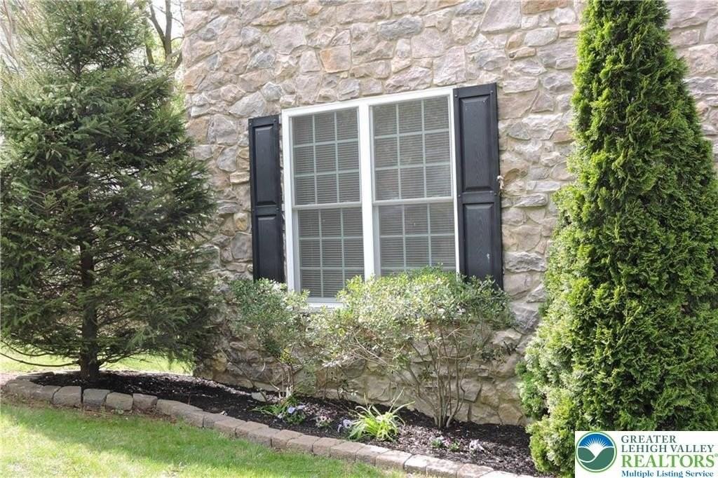 107 Highlands Blvd - Photo 2 of 21