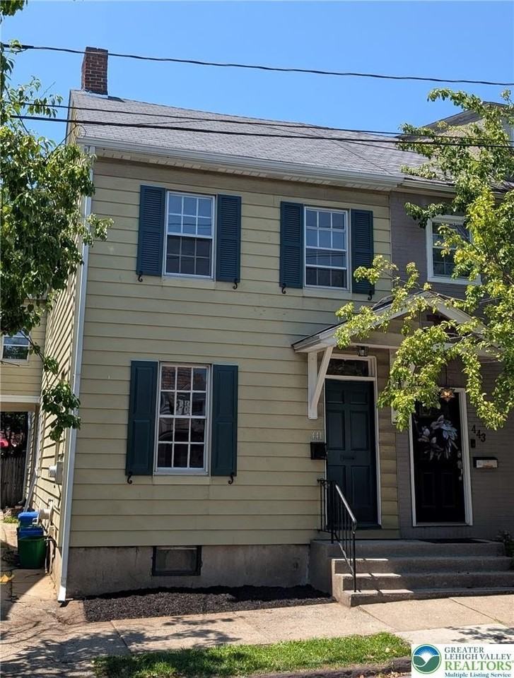 441 Linden St