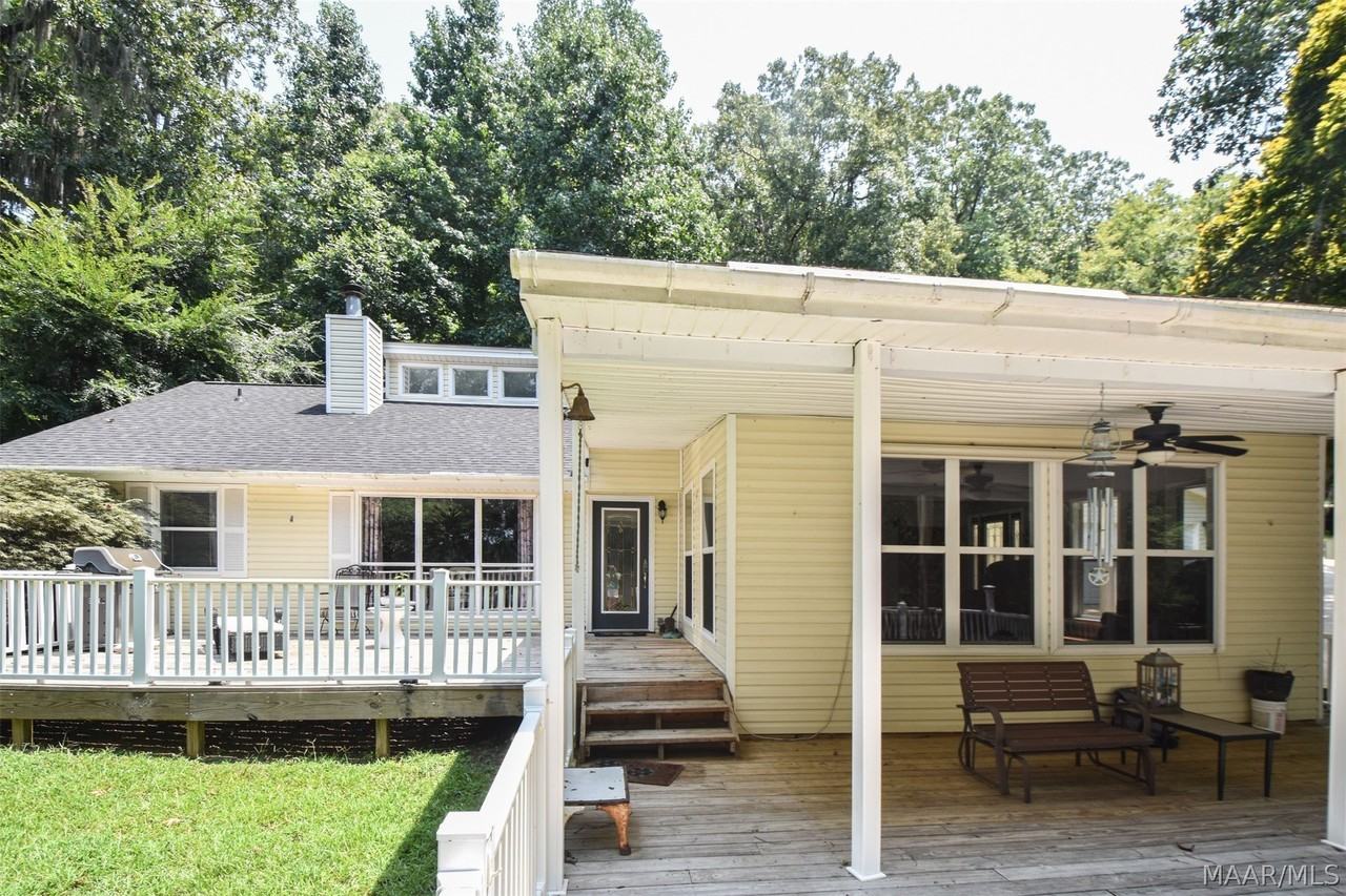 555 Shady Acres Dr - Photo 4 of 50