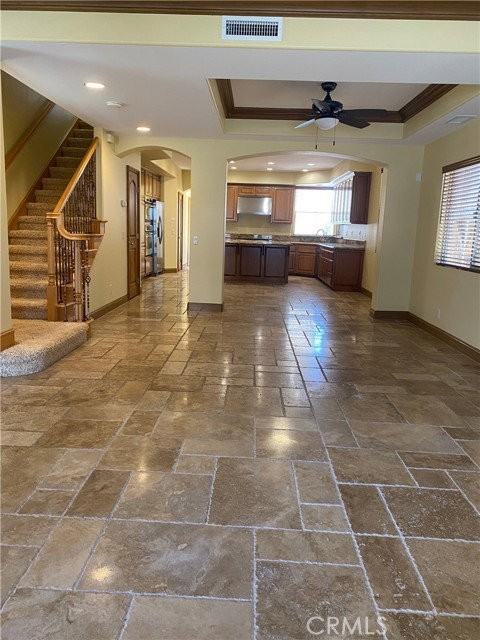 318 9th St - Photo 4 of 7