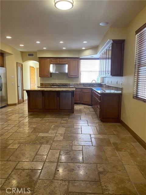318 9th St - Photo 5 of 7