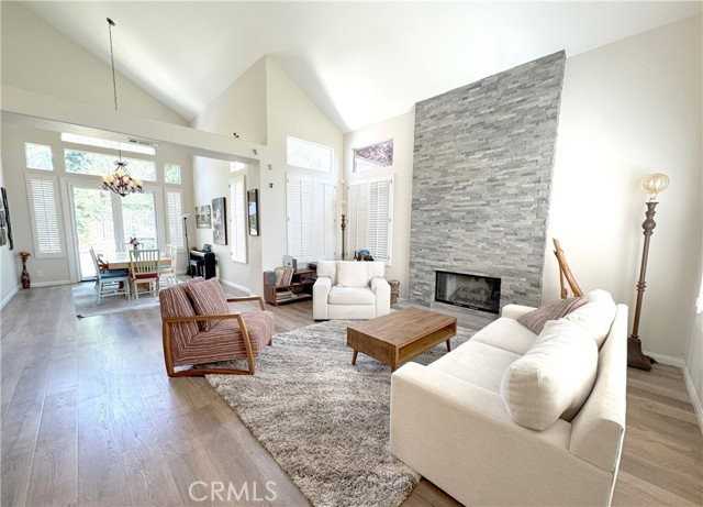 22442 Bayberry - Photo 2 of 8