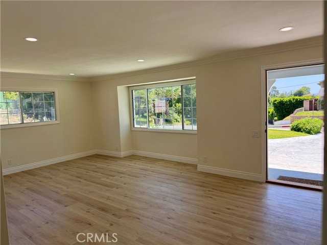 7055 Semrad Rd - Photo 4 of 8