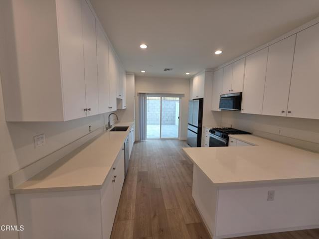 6746 Ben Ave - Photo 3 of 6