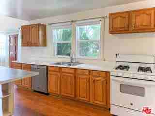 2713 3rd St #E - Photo 2 of 8