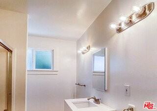 2713 3rd St #E - Photo 4 of 8