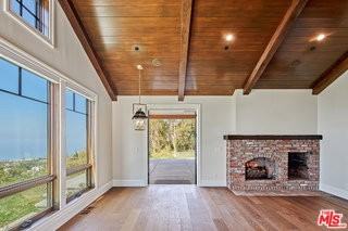 5561 Horizon Dr - Photo 4 of 8