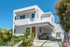 featured image of 7447 W 81st St