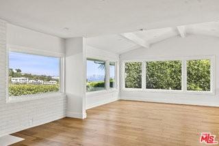 9881 Beverly Grove Dr - Photo 2 of 8