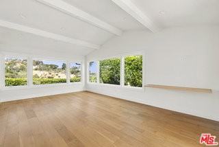 9881 Beverly Grove Dr - Photo 3 of 8
