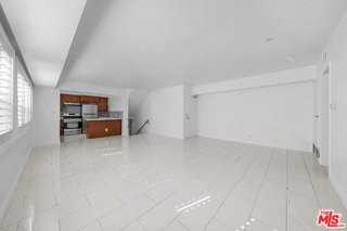 148 S Reeves Dr #4 - Photo 6 of 8