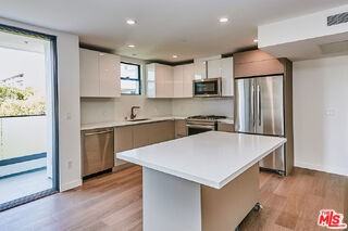 328 N Maple Dr #204 - Photo 4 of 8