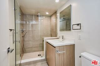 328 N Maple Dr #204 - Photo 6 of 8