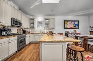 934 Hilldale Ave - Photo 2 of 8