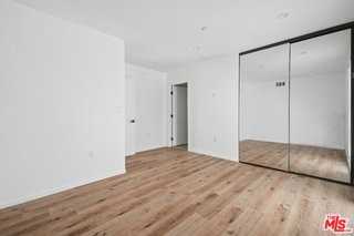 662 N Mariposa Ave #1-2 - Photo 7 of 8