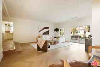 308 S Highland Ave - Photo 3 of 8