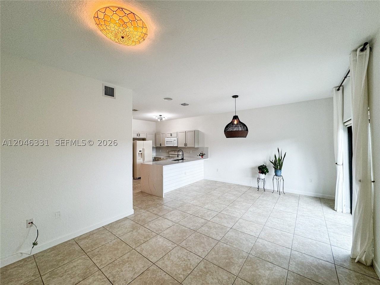 3740 Ne 3rd Ct - Photo 7 of 44