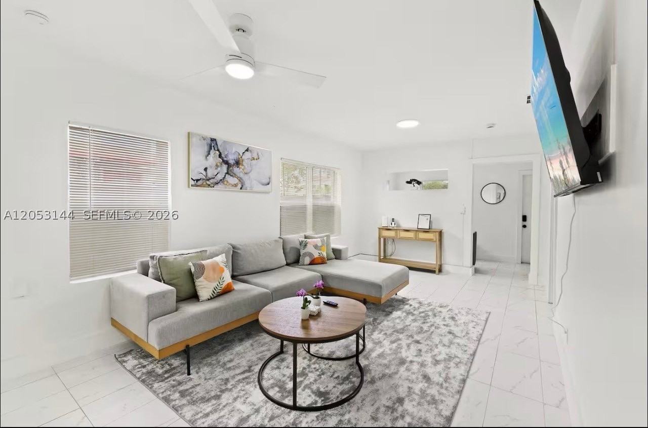 912 Nw 2nd St #912 - Photo 5 of 20