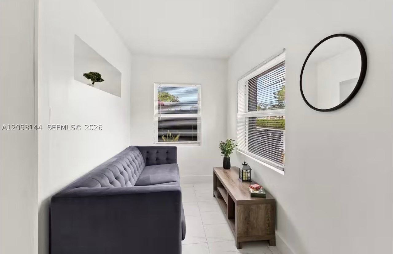 912 Nw 2nd St #912 - Photo 6 of 20