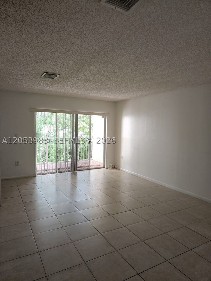 15721 Sw 137th Ave #204 - Photo 2 of 28
