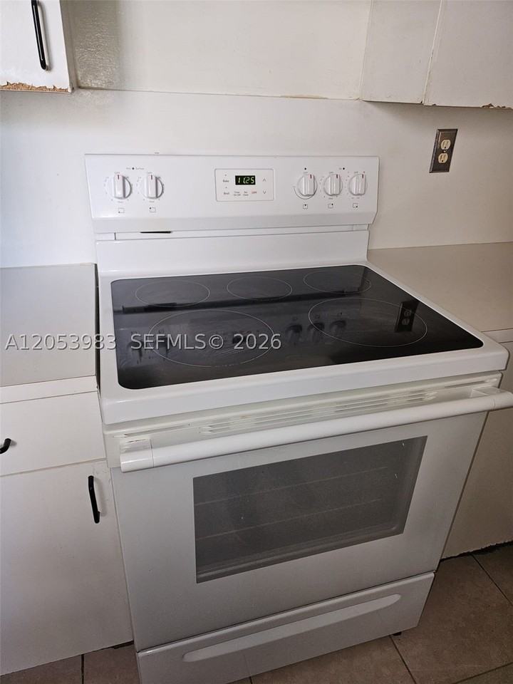 15721 Sw 137th Ave #204 - Photo 4 of 28