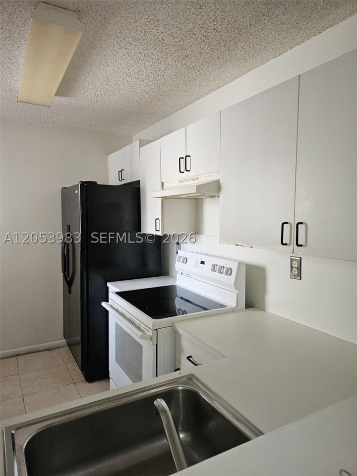 15721 Sw 137th Ave #204 - Photo 5 of 28