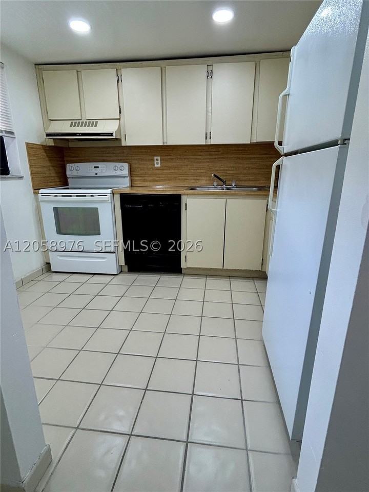 210 W Park Dr #201-2 - Photo 2 of 11