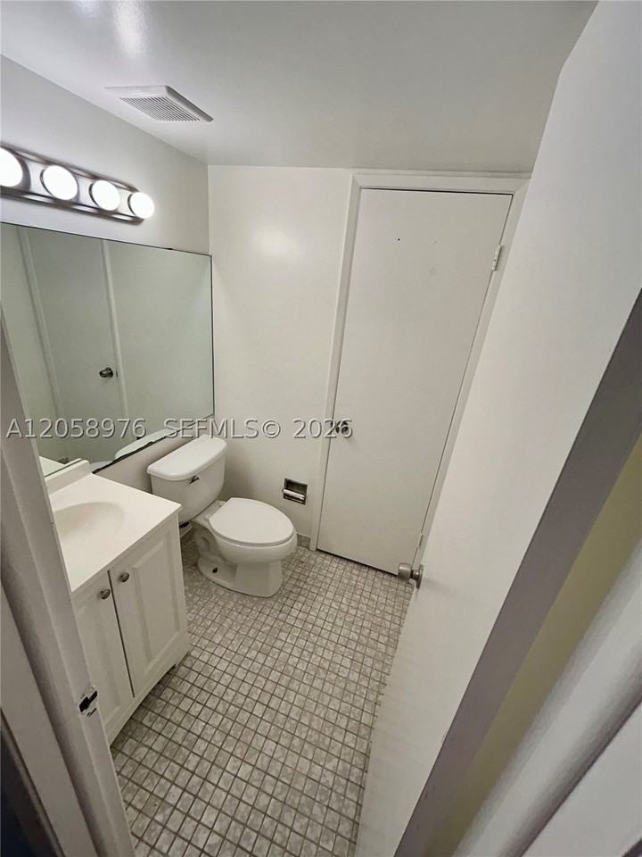 210 W Park Dr #201-2 - Photo 5 of 11