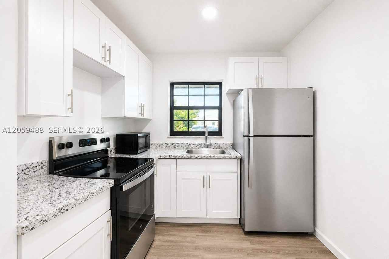 2401 Nw 52nd St - Photo 2 of 18