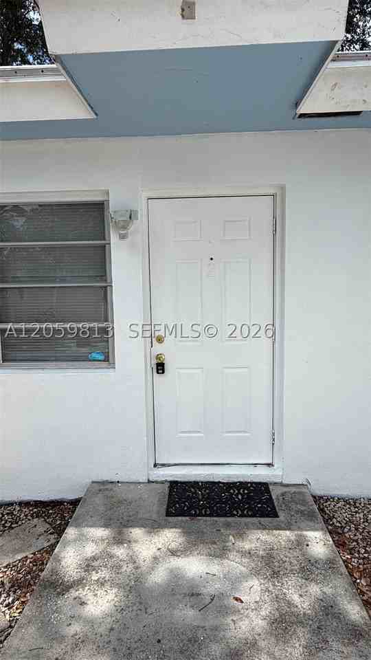 800 Se 15th St #2 - Photo 6 of 28