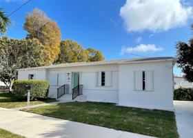 featured image of 3200 Sw 2nd St #0