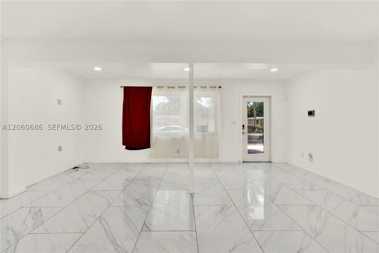 135 Nw 121st St - Photo 6 of 30