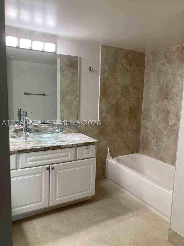 800 Scotia Dr #103 - Photo 4 of 6