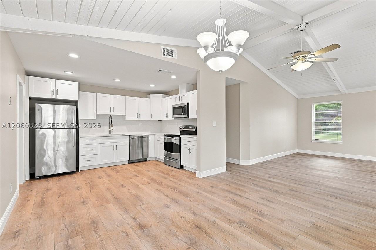 7196 Sw 22nd Pl #7196 - Photo 7 of 27