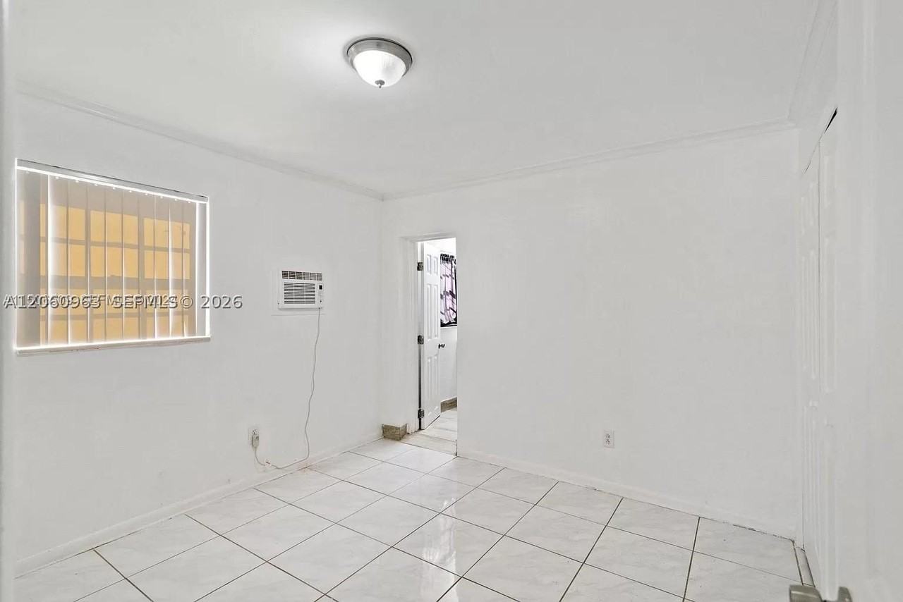 17200 Nw 51st Pl #B - Photo 5 of 9