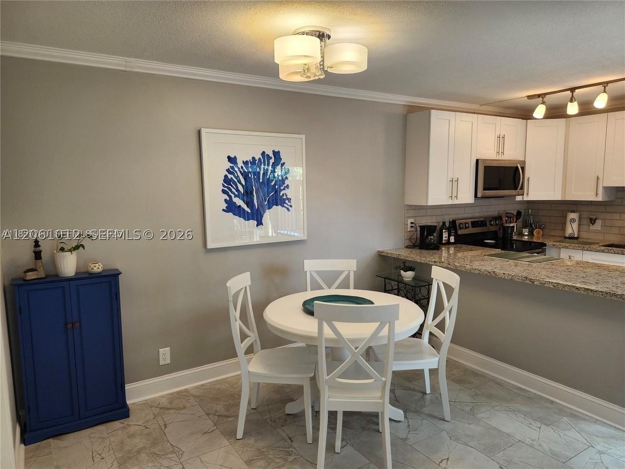 1460 Augusta Cir #134 - Photo 7 of 30