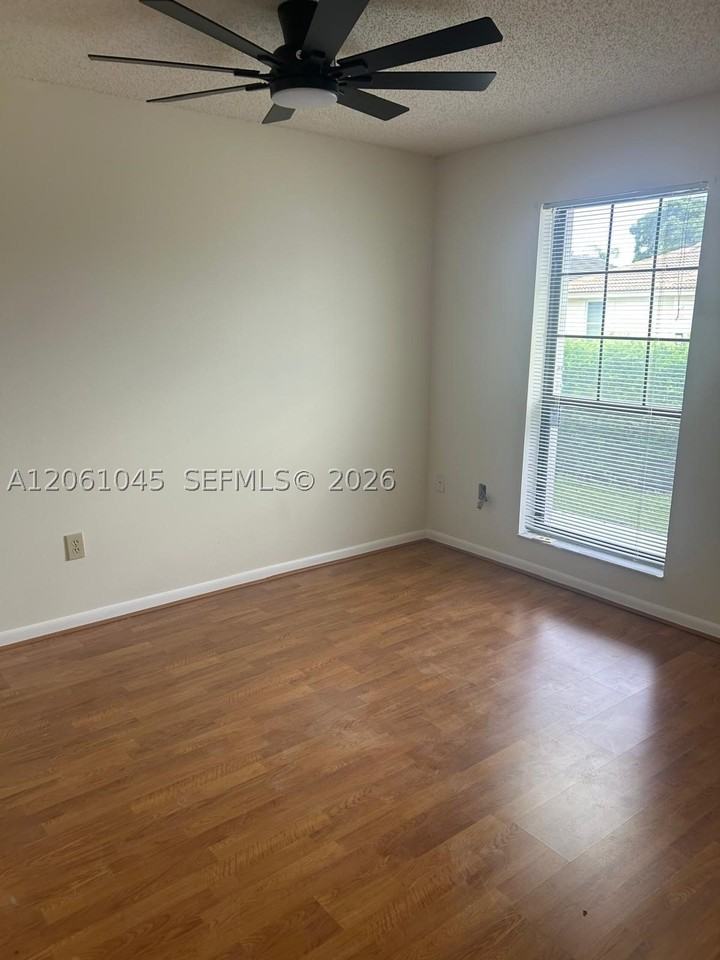 5901 Chester Ln - Photo 7 of 18