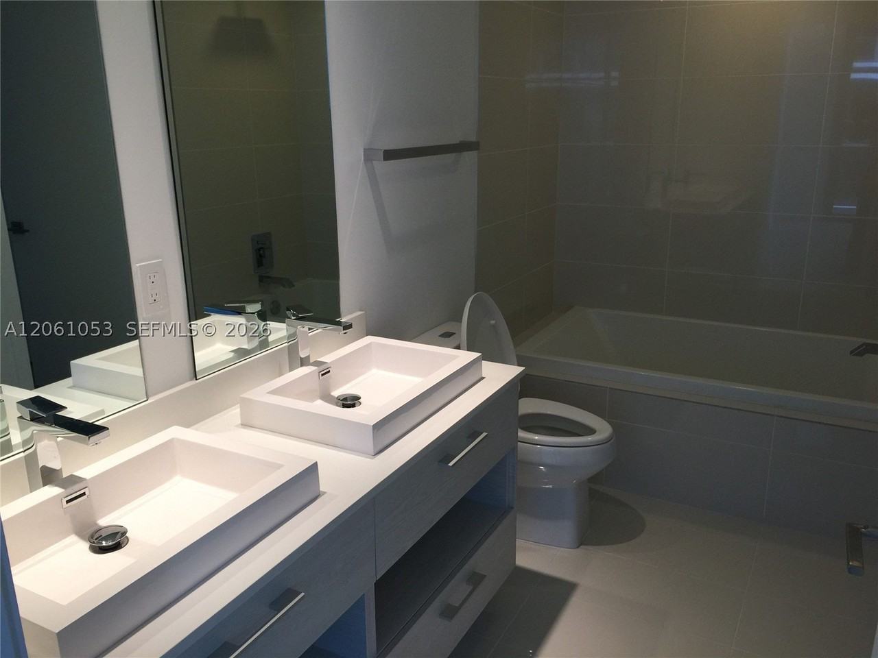45 SW 9 st #1607 - Photo 2 of 22
