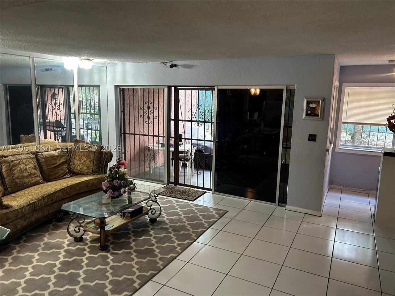 1653 Nw 58th Ave #14 - Photo 4 of 27