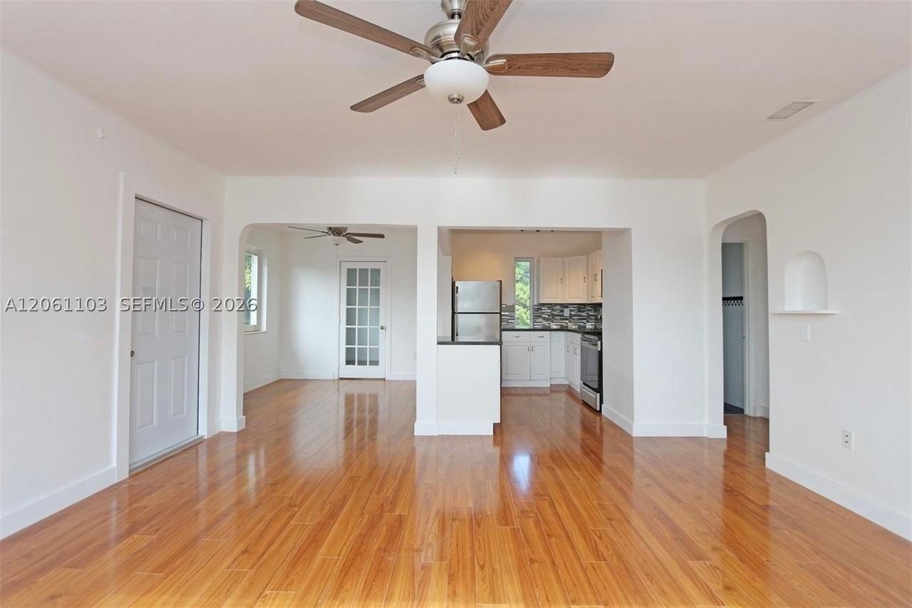 1971 Sw 17th Ct #B - Photo 2 of 28