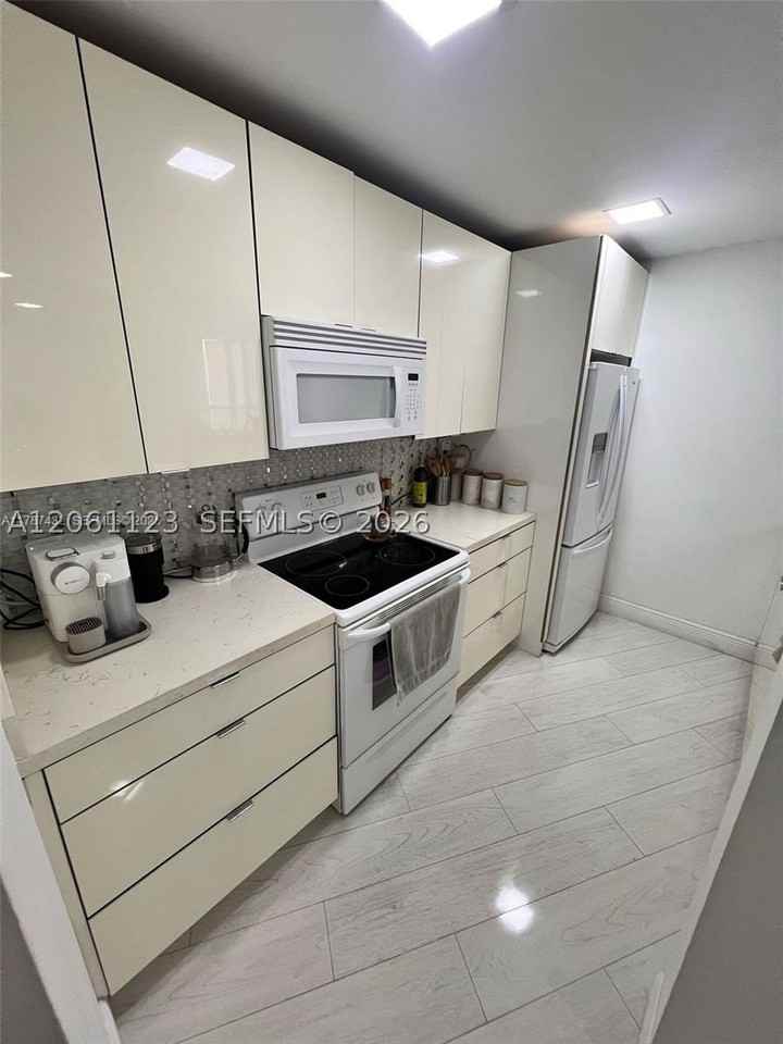 6955 Nw 186th St #F104 - Photo 5 of 14
