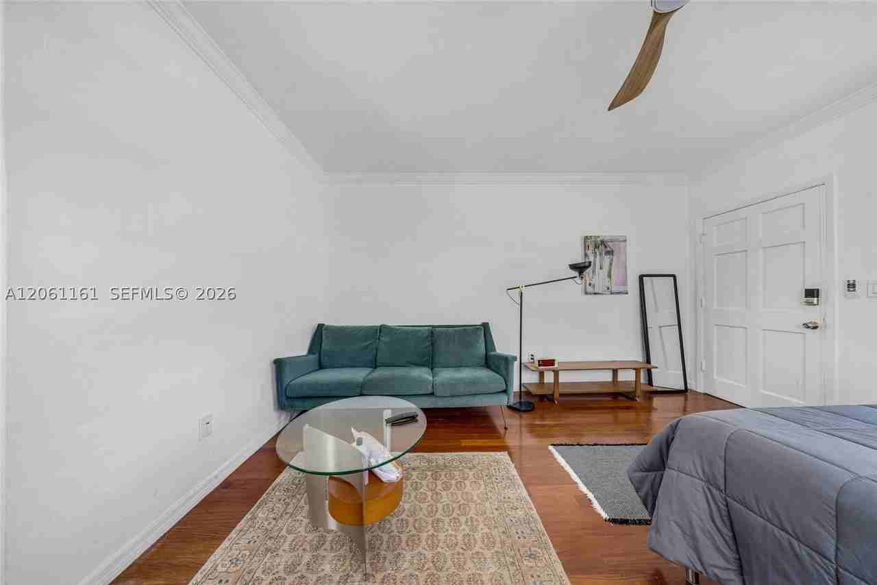 901 Meridian Ave #207 - Photo 6 of 35