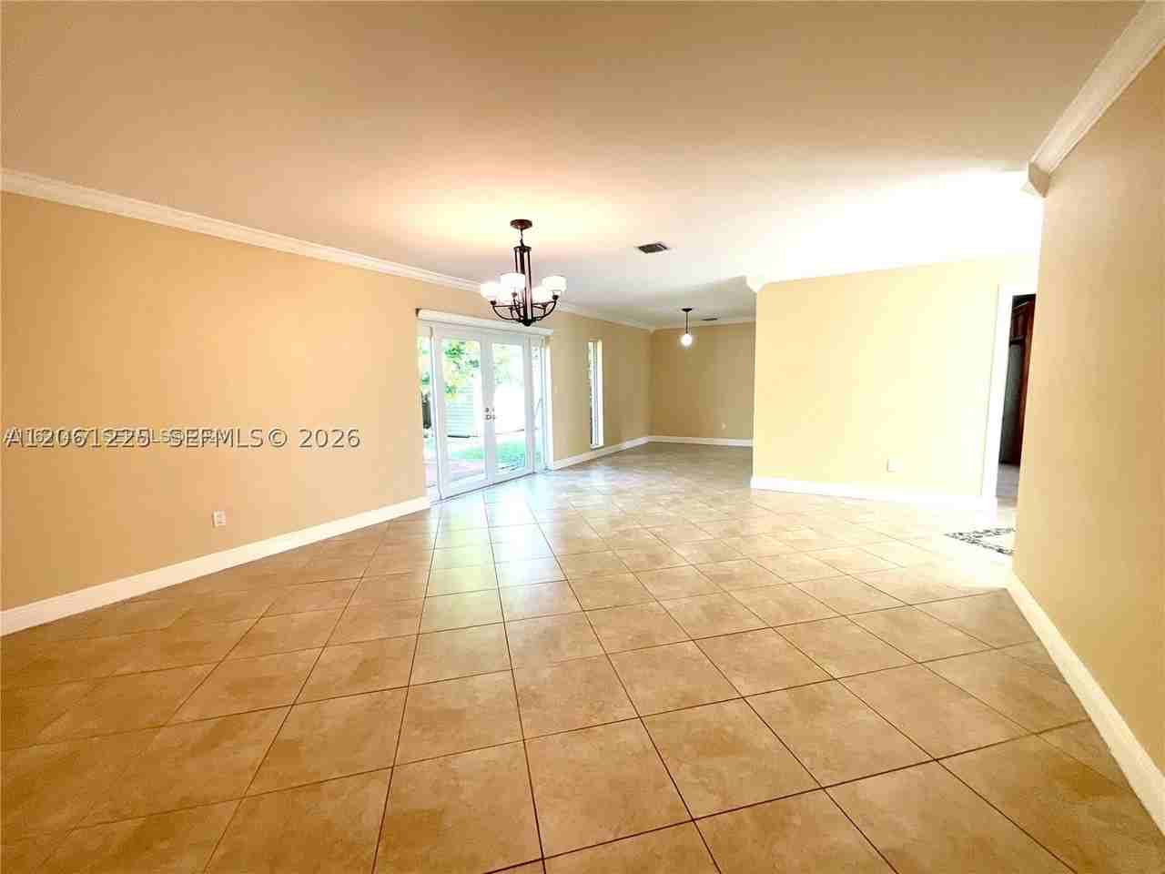 19010 Sw 96th Ave - Photo 5 of 16