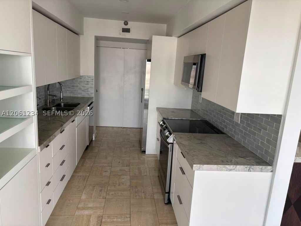 19355 Turnberry Way #26E - Photo 7 of 50